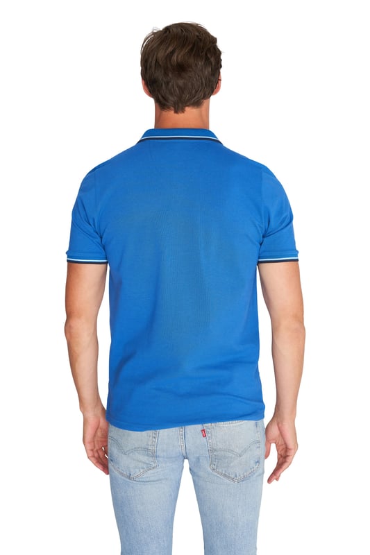 Mario Russo polotröja för män. Pikén är tillverkad i 100% bomull och har en normal passform.  Varumärke: Mario RussoModellnamn: Tipped Polo EdwardKategori: polo för mänMaterial: bomullFärg: blå, svart