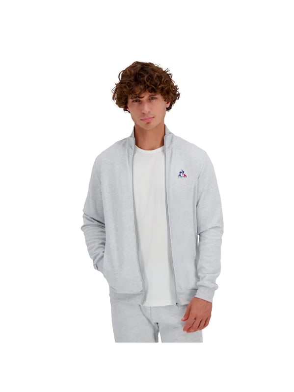 Gilet Le Coq Sportif Essentiels Herren Grau Baumwolle. Authentisches Kleidungsstück der Marke Le Coq Sportif - Streetwear/Sportswear-Design von Le Coq Sportif - Le Coq Sportif für Herren, modisch und perfekt für den Alltag - Der graue Gilet von Le Coq Sportif lässt sich perfekt mit dem Rest Ihrer Garderobe kombinieren - bequeme Baumwollmaterial - klassisch - Essentiels -