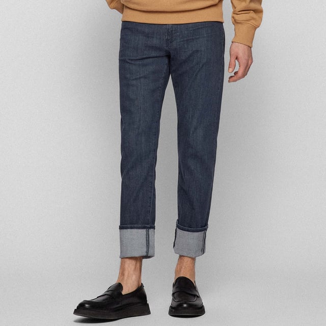 made out of extra-fine cotton for a lightweight- leisure feel -
