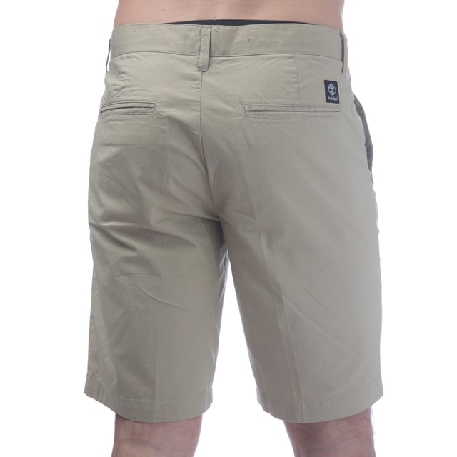 Mens Timberland Topsfield Twill Chinos Shorts in beige.- Button and fly closure.- Side pockets.- Back pockets.- Comfort stretch.- Regular fit.- 97% Cotton  3% Elastane.- Ref: A2DRXDH41