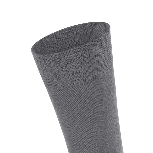 Socks for men of the brand FALKE. Plain model from the Sensitive New York series. Right/left marking on the top. Pleasant wearing comfort.