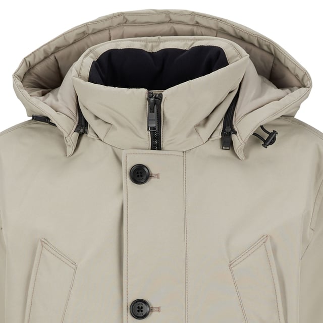 Basic Arctic Parka in rich Ottoman fabric - removable hood with adjusters - knit rib inside collar - diagonal welt pockets at chest - flap pockets with 4- hole buttons - knit rib inside for extra comfort